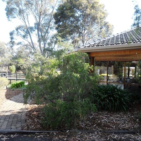 Magdala Motor Lodge & Lakeside Restaurant Stawell Extérieur photo