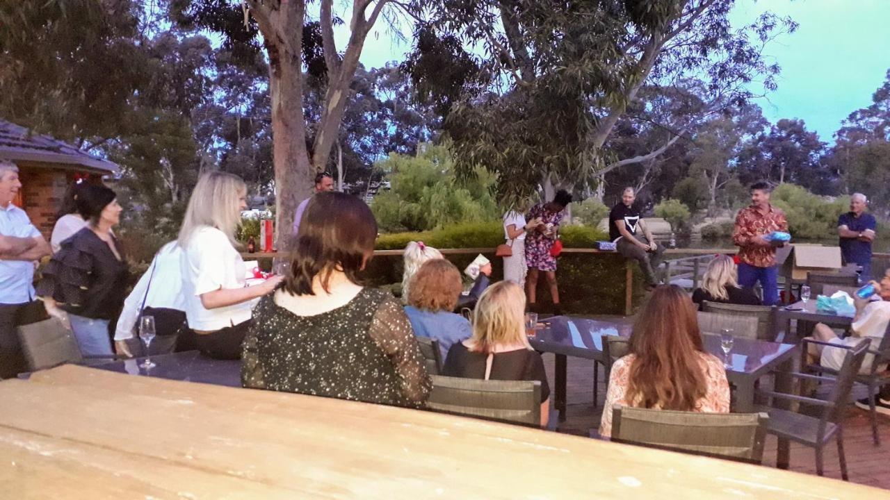 Magdala Motor Lodge & Lakeside Restaurant Stawell Extérieur photo