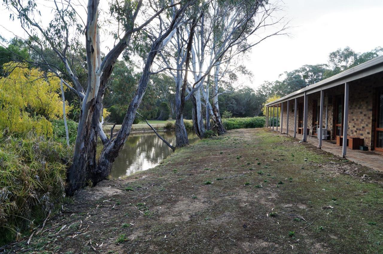 Magdala Motor Lodge & Lakeside Restaurant Stawell Extérieur photo